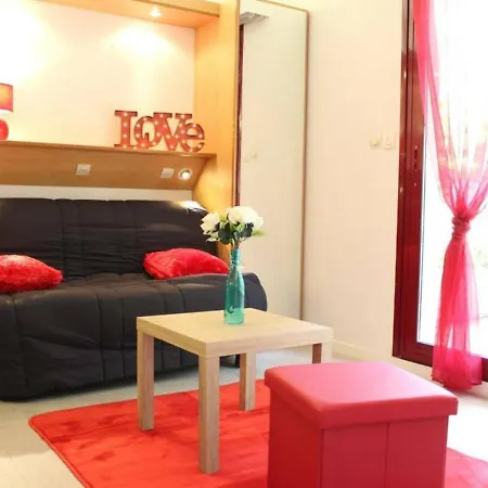 Cozy Avec Terrasse, Piscine Et Parking - - Fr-1-246-591 *