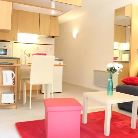 Cozy Avec Terrasse, Piscine Et Parking - La Rochelle - Fr-1-246-591 Apartment *