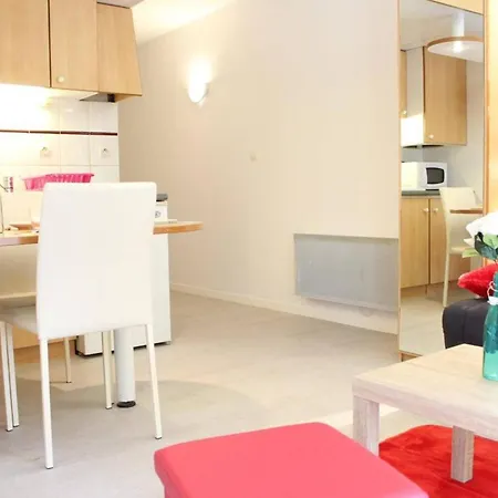 公寓 Cozy Avec Terrasse, Piscine Et Parking - - Fr-1-246-591 拉罗歇尔